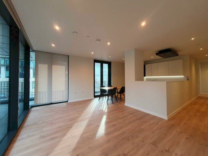 3 Bedroom Flat To Rent In Aspin Lane, Manchester, M4