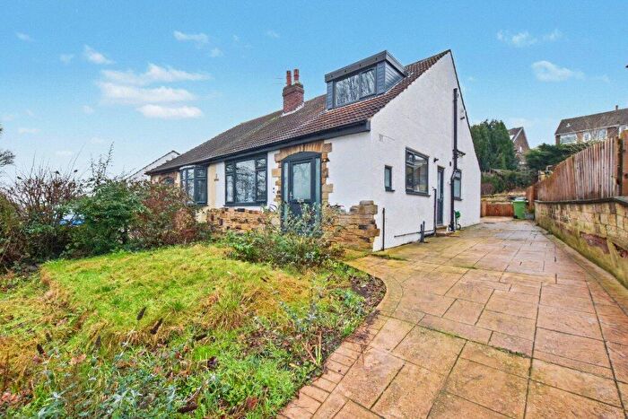 3 Bedroom Bungalow For Sale In Hill End Crescent, Leeds, West Yorkshire, LS12