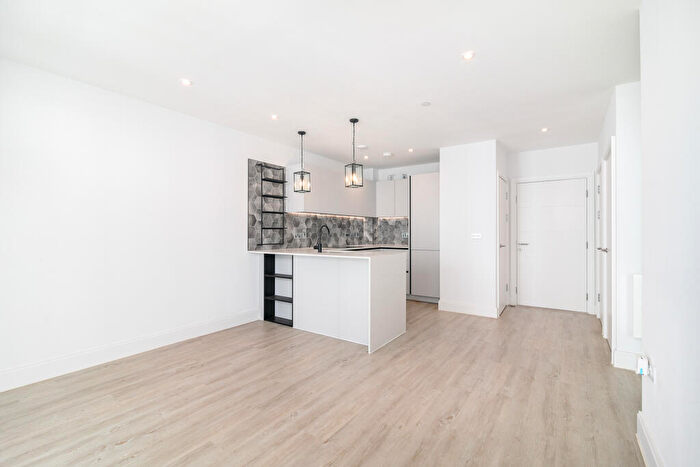 2 Bedroom Flat To Rent In Aquifer House, Exploration Way, Slough, SL1