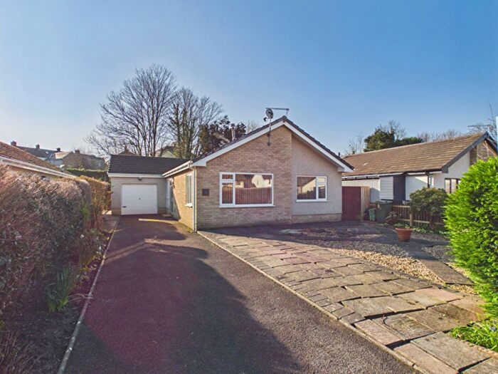 3 Bedroom Detached Bungalow For Sale In Glantawelan, Johnstown, Carmarthen, SA31