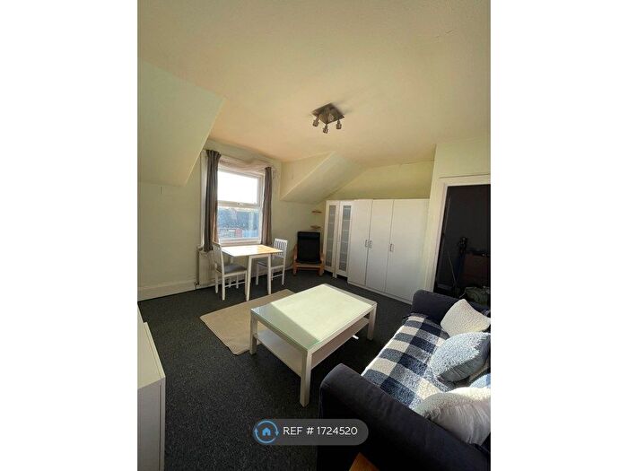 2 Bedroom Flat To Rent In Manley Road, Manchester, M16