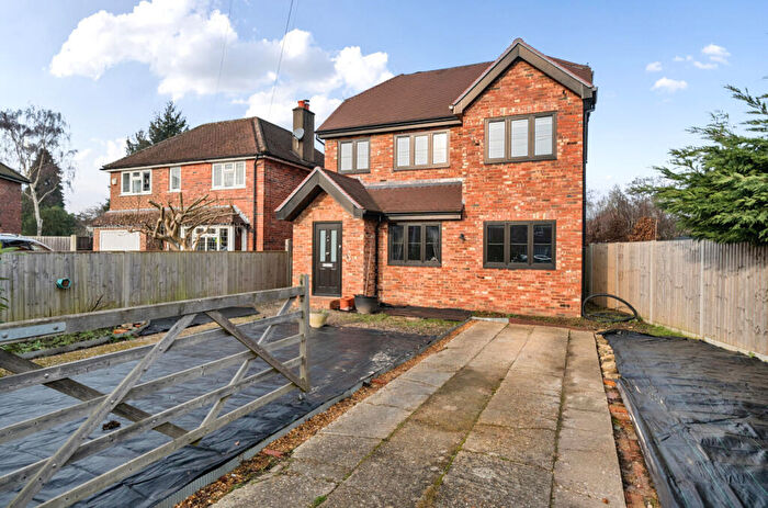 4 Bedroom Detached House For Sale In Birch Circle, Godalming, Surrey, GU7