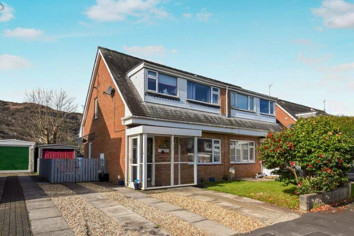 3 Bedroom Semi-Detached House For Sale In Maes Gerddi, Porthmadog, LL49