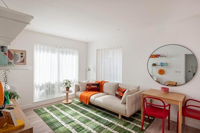 1 Bedroom Flat For Sale In Forest Road, London, E17