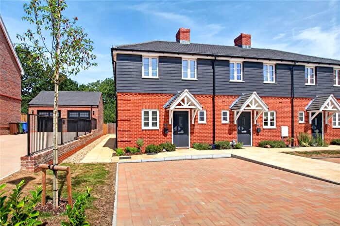 2 Bedroom End Of Terrace House For Sale In Assheton Croft, Binfield, Bracknell, Berkshire, RG42