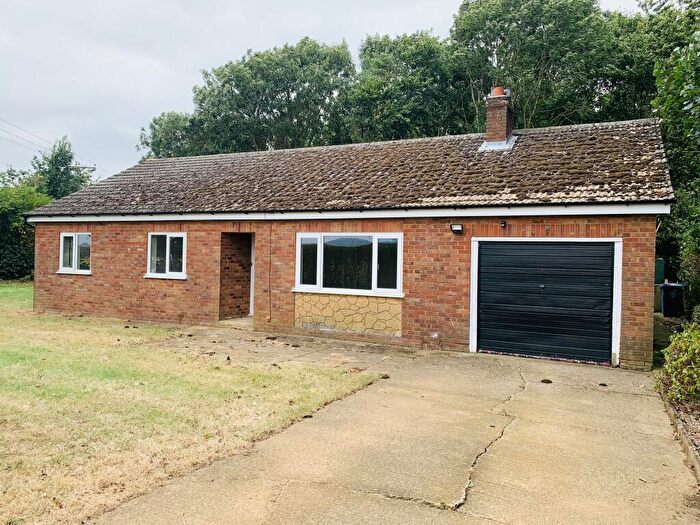 3 Bedroom Bungalow To Rent In Danby Bungalow, LN8