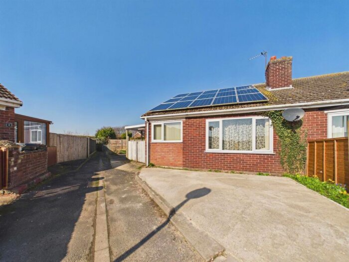 2 Bedroom Semi-Detached Bungalow For Sale In Chalfont Avenue, Mablethorpe, LN12