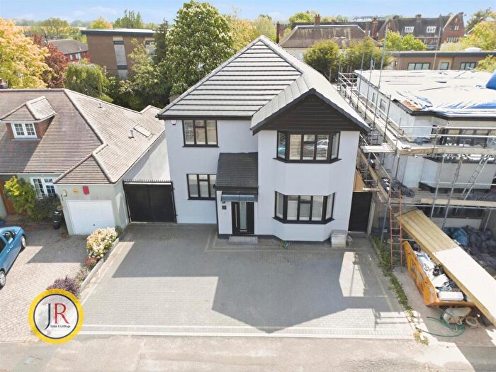 4 Bedroom Detached House For Sale In Tolmers Gardens, Cuffley, EN6