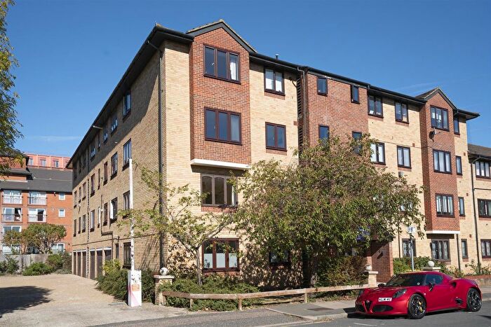 1 Bedroom Flat For Sale In Griffiths Road, Wimbledon, SW19