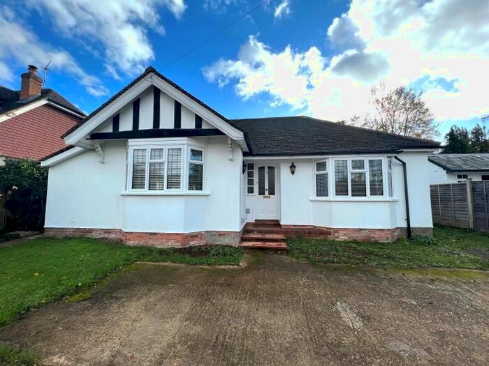 3 Bedroom Bungalow To Rent In Dorking Road, Chilworth, Guildford, GU4