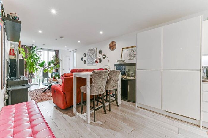 2 Bedroom Flat To Rent In Burlington Road, New Malden, New Malden, KT3