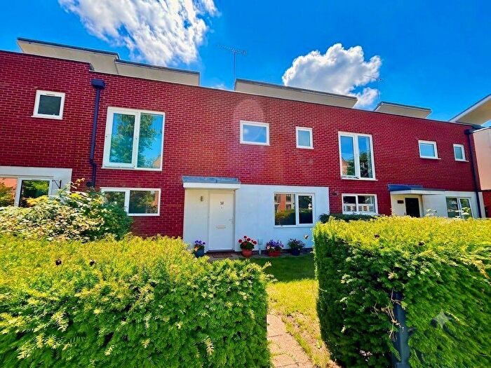 3 Bedroom Terraced House For Sale In North Crawley Road, Newport Pagnell, MK16