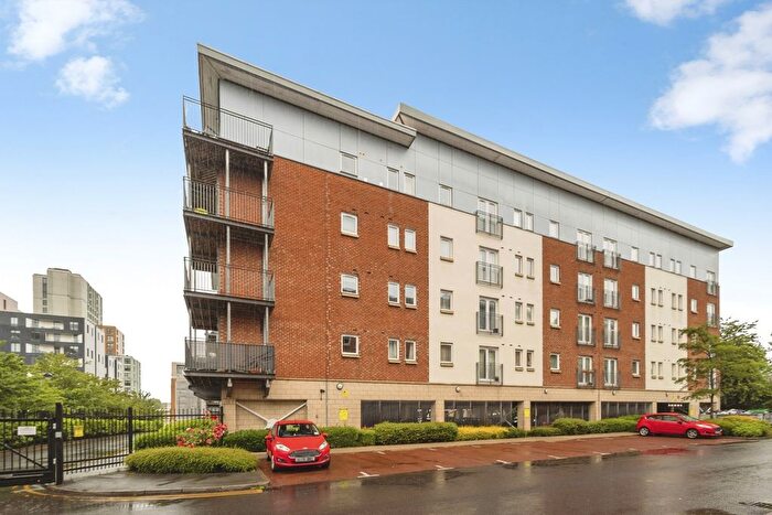 2 Bedroom Flat For Sale In Elmira Way, Salford, Lancashire, M5
