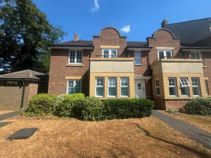 2 Bedroom Flat For Sale In The Hawthorns, Flitwick, MK45