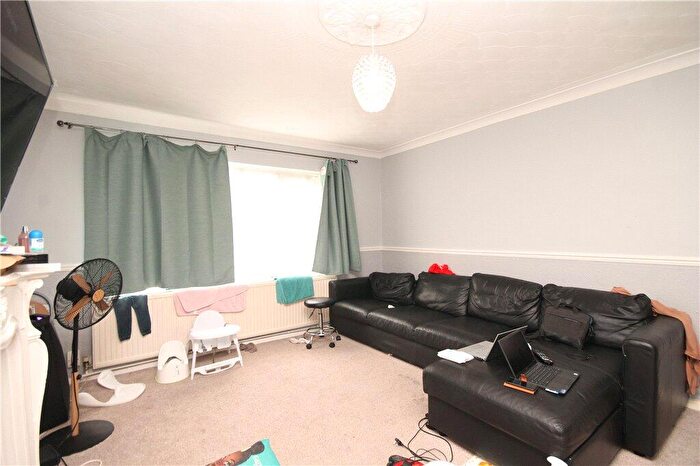 2 Bedroom Detached House For Sale In Laurier Road, Croydon, CR0