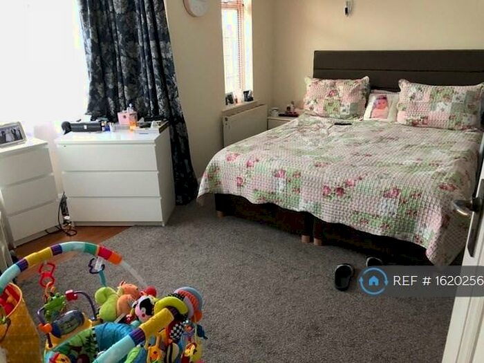 3 Bedroom Detached House To Rent In Pinner, Pinner, Harrow, London, HA5