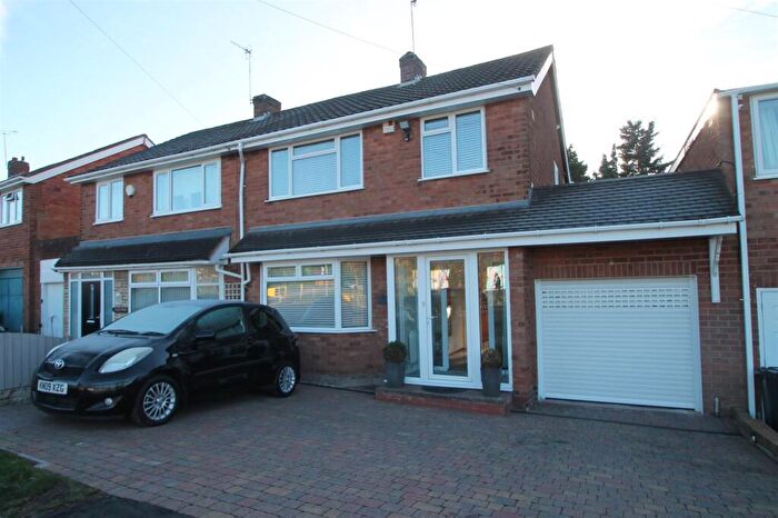 3 Bedroom Semi Detached House For Sale In Whittingham Road, Halesowen, B63