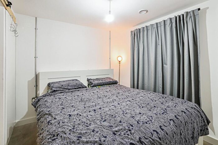 1 Bedroom Flat For Sale In Aire Lofts, Happy Walk, Leeds, West Yorkshire, LS9