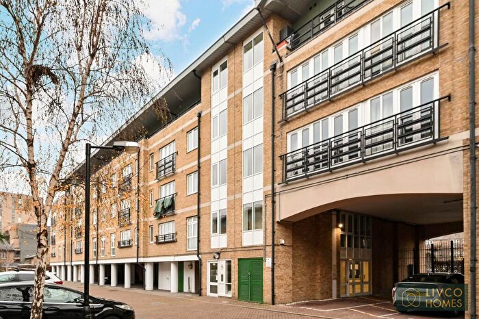 1 Bedroom Flat For Sale In Locksons Close, London, E14