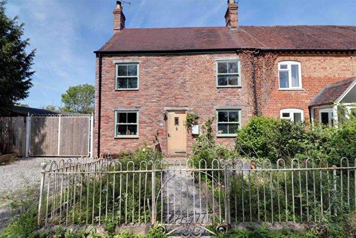5 Bedroom End Of Terrace House For Sale In Westend, Stonehouse, GL10