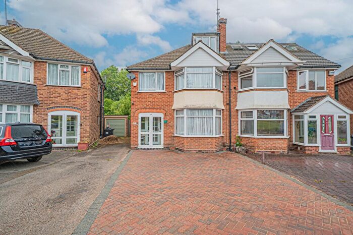 3 Bedroom Semi-Detached House For Sale In Stoneyford Grove, Yardley Wood, Birmingham, B14