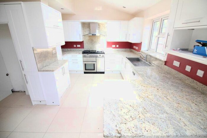 4 Bedroom Semi-Detached House To Rent In Cromwell Road, Hayes, UB3