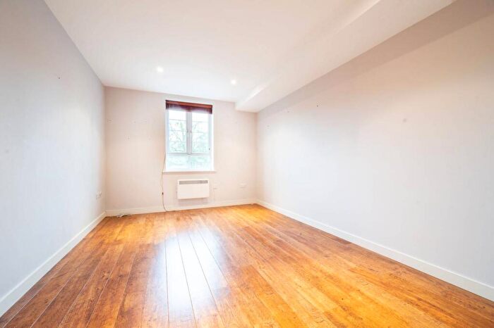 1 Bedroom Flat To Rent In Bakersgate Gardens, Pirbright, Woking, GU24