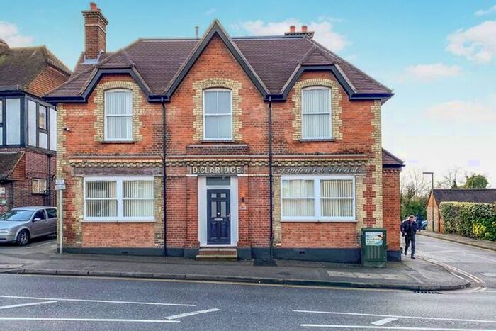 1 Bedroom Flat To Rent In High Street, Caterham, CR3