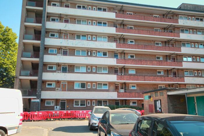 2 Bedroom Flat To Rent In Haddonfield, London, SE8