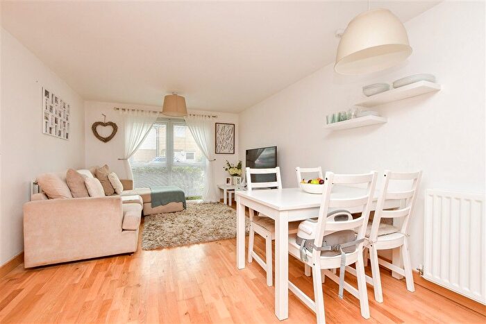 2 Bedroom Flat For Sale In Olympia Way, Whitstable, Kent, CT5