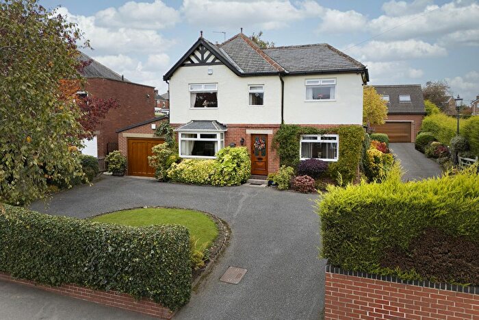 4 Bedroom Detached House For Sale In Queens Drive, Ossett, WF5