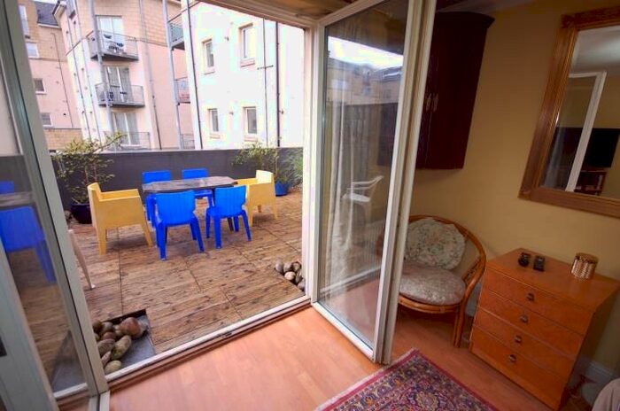 2 Bedroom Flat To Rent In Crewe Road North, Pilton, Edinburgh, EH5