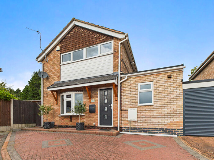 4 Bedroom Semi-Detached House For Sale In Links Close, Sinfin, DE24