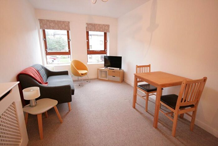 1 Bedroom Flat To Rent In Briarwood Court, Mount Vernon, Glasgow, G32