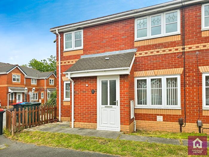 2 Bedroom Flat For Sale In Milton Close, Ellesmere Port, Cheshire, CH65