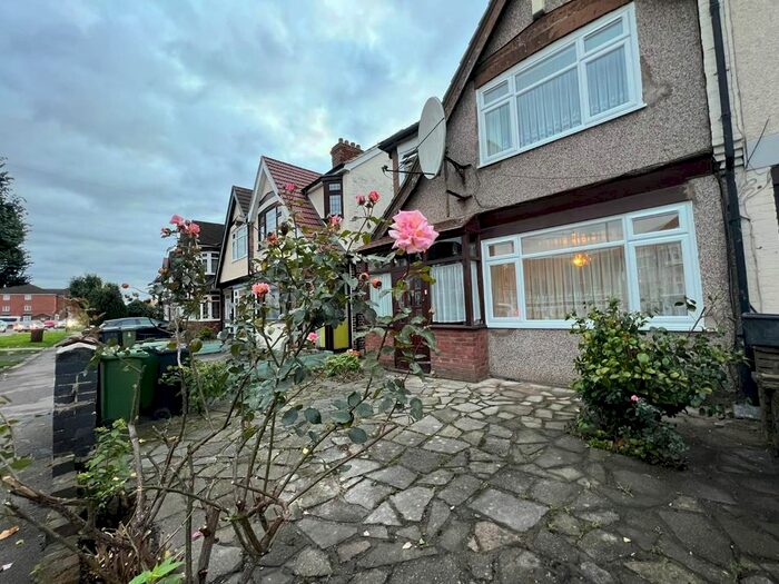 3 Bedroom Property To Rent In Hall Lane, London, E4