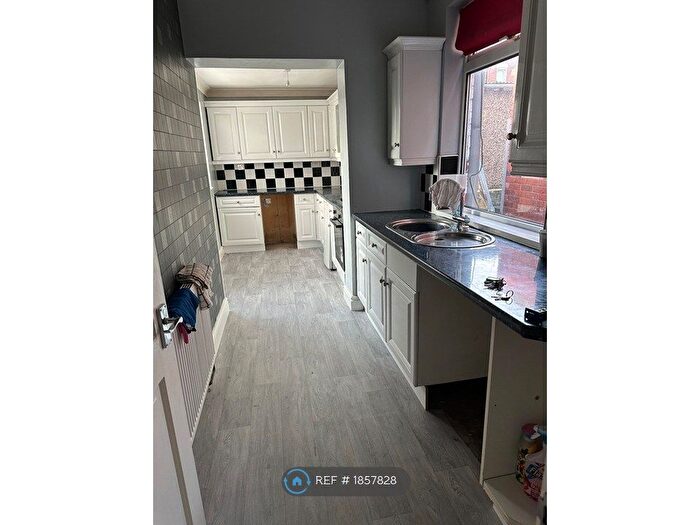 3 Bedroom Semi Detached House To Rent In Sheppard Road, Doncaster, DN4