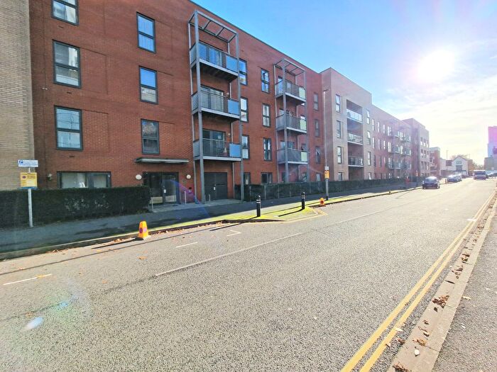 1 Bedroom Flat To Rent In Cross Street, Portsmouth, PO1