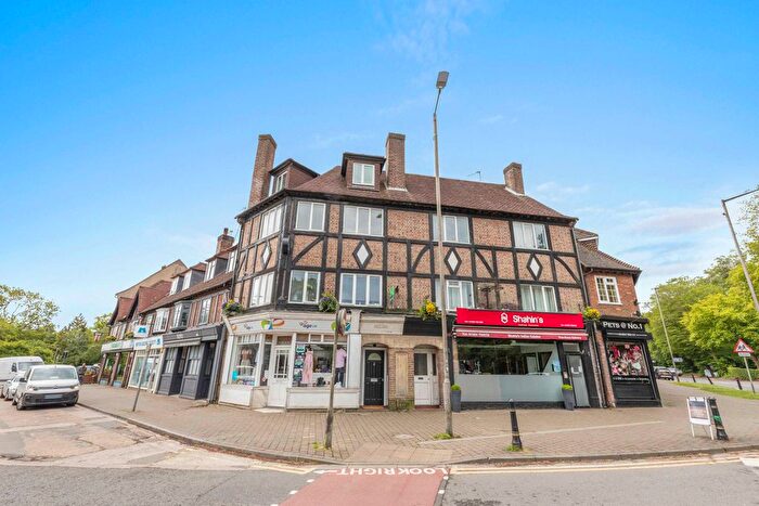 2 Bedroom Flat To Rent In Nightingales Corner, Little Chalfont, Amersham, HP7
