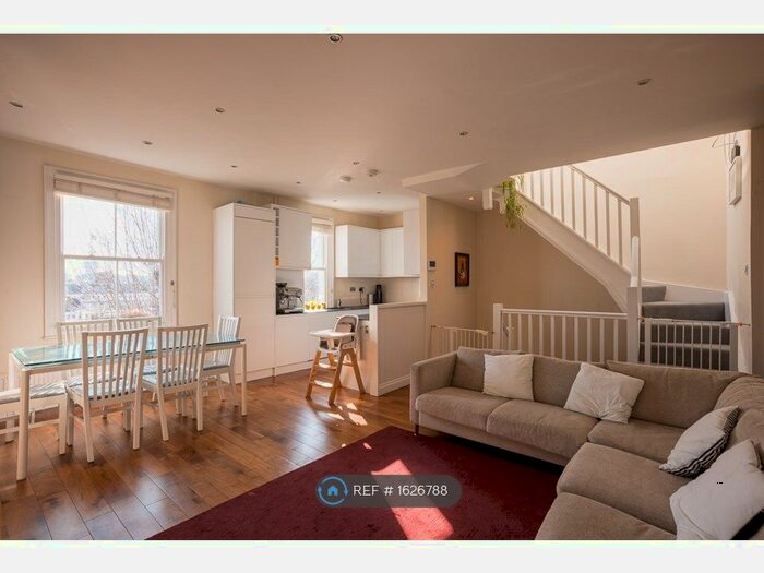 3 Bedroom Flat To Rent In Addison Gardens, London, W14