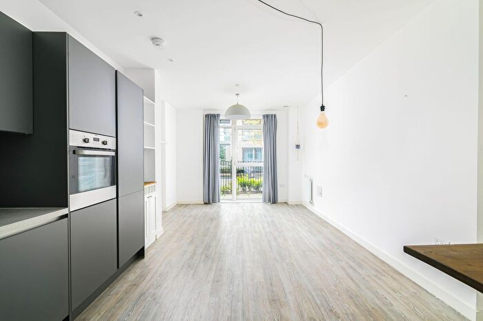 2 Bedroom Flat To Rent In Thunderer Street, London, E13