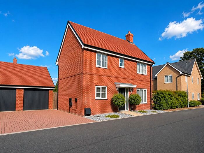 3 Bedroom Detached House For Sale In Widgery Way, Colchester, CO4