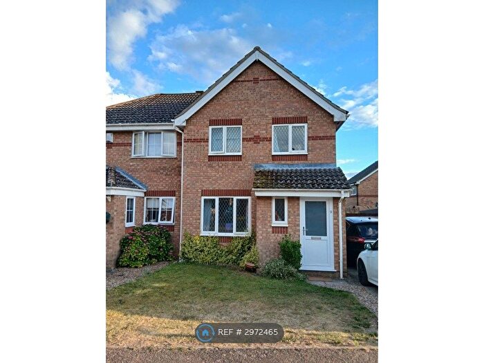 3 Bedroom Semi Detached House To Rent In Meadowsweet, Norwich, NR10