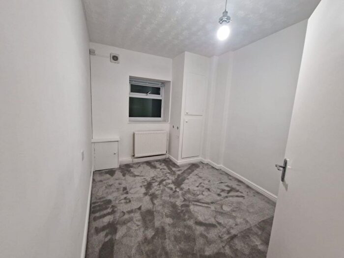 1 Bedroom Flat To Rent In Wilmslow Road, Manchester, M20