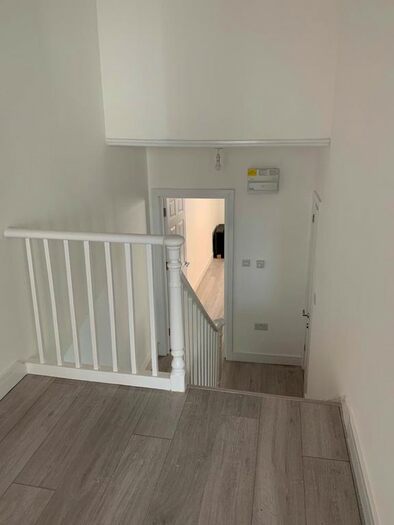 3 Bedroom Flat To Rent In Malvern Road, London, NW6