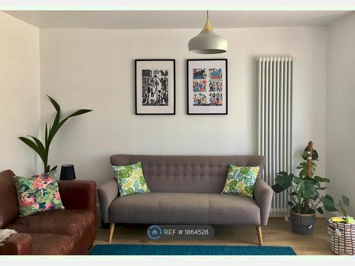 2 Bedroom Flat To Rent In Gordon Road, Margate, CT9