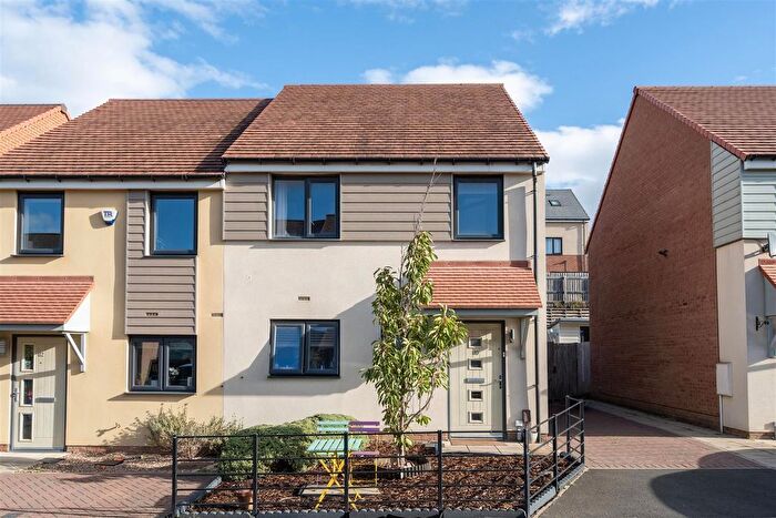 3 Bedroom Semi-Detached House For Sale In Walwick Fell, Newcastle Upon Tyne, NE15