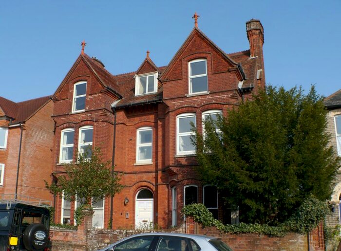 2 Bedroom Flat To Rent In Salisbury, SP1