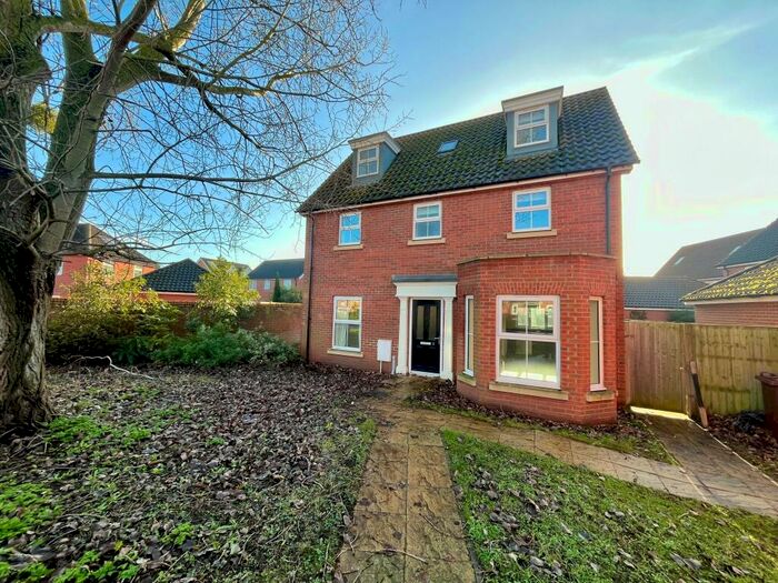 6 Bedroom Detached House To Rent In Harvester Lane, Beck Row, Bury St. Edmunds, IP28