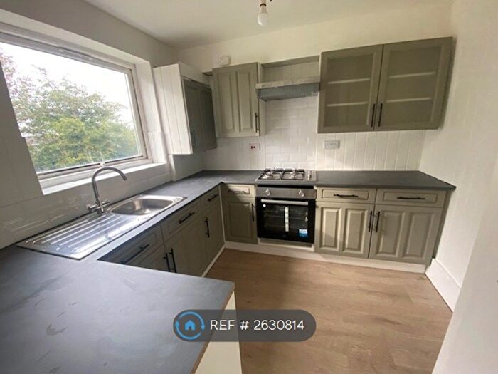 2 Bedroom Flat To Rent In Raeburn Court, Chelmsford, CM1